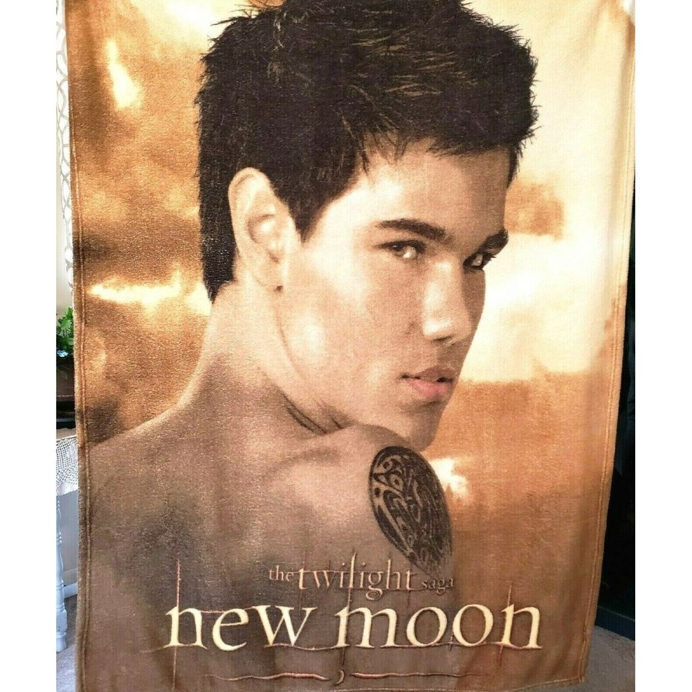 The Twilight Saga New Moon Jacob Blanket Throw